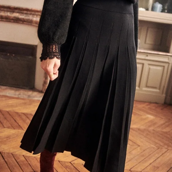 Sezane Rosas Skirt - Picture 2 of 4